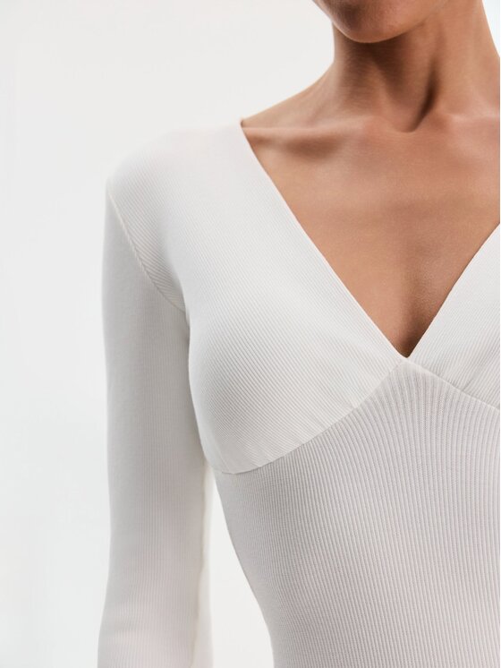 Nudyess Nudyess Sukienka codzienna Carla z prążka Kremowy Slim Fit