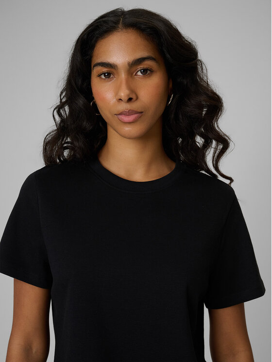 4F 4F T-Shirt ESSENTIALS Czarny Regular Fit