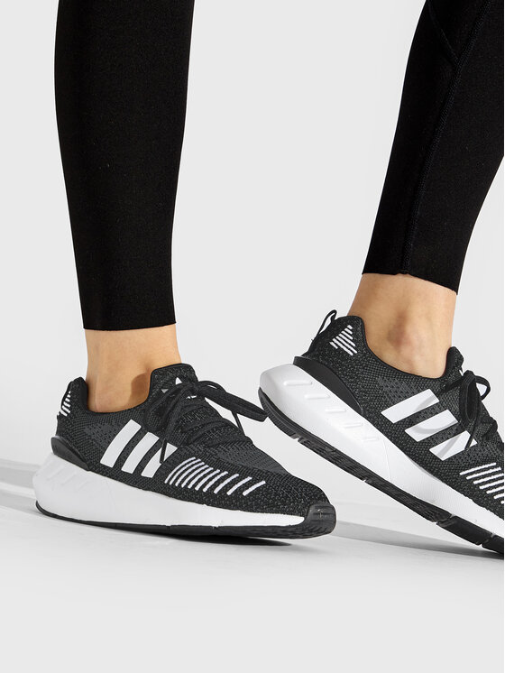 adidas adidas Sneakersy Swift Run 22 W GV7971 Szary