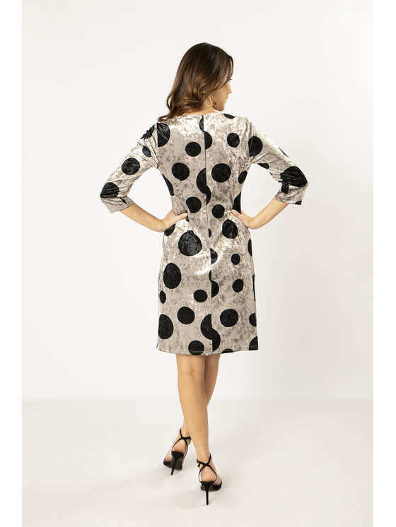 QUIOSQUE QUIOSQUE Každodenní šaty BIEDRONY DRESS Béžová Regular Fit