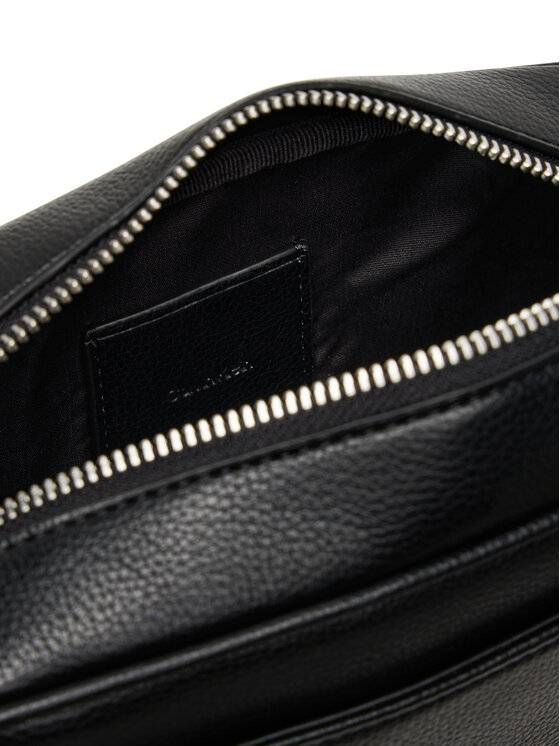 Calvin Klein Calvin Klein Taška cez rameno Cargo Camera Bag LV04D3129G Čierna