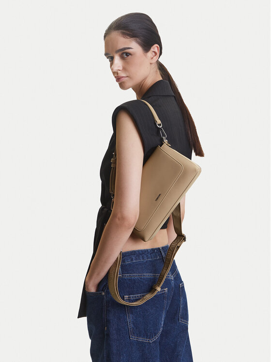 Calvin Klein Calvin Klein Сумка Ck Must Convertible Shoulder Bag K60K612902 Бежевий