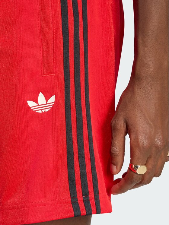 adidas adidas Szorty materiałowe 158529 Czerwony Regular Fit