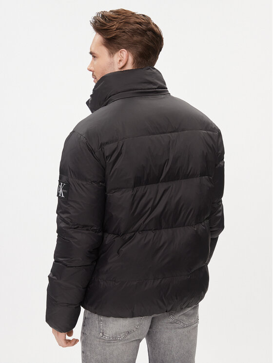 Calvin Klein Jeans Calvin Klein Jeans Pūkinė striukė Essentials J30J323468 Juoda Regular Fit