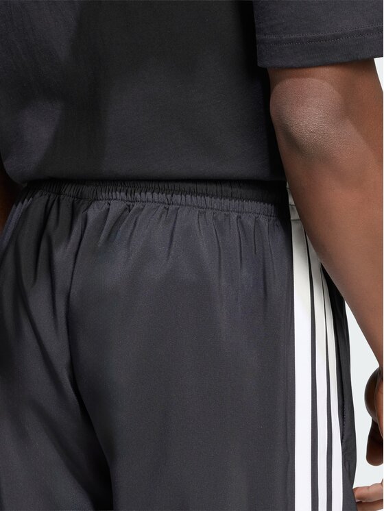 adidas adidas Spodnie materiałowe 168584 Czarny Regular Fit