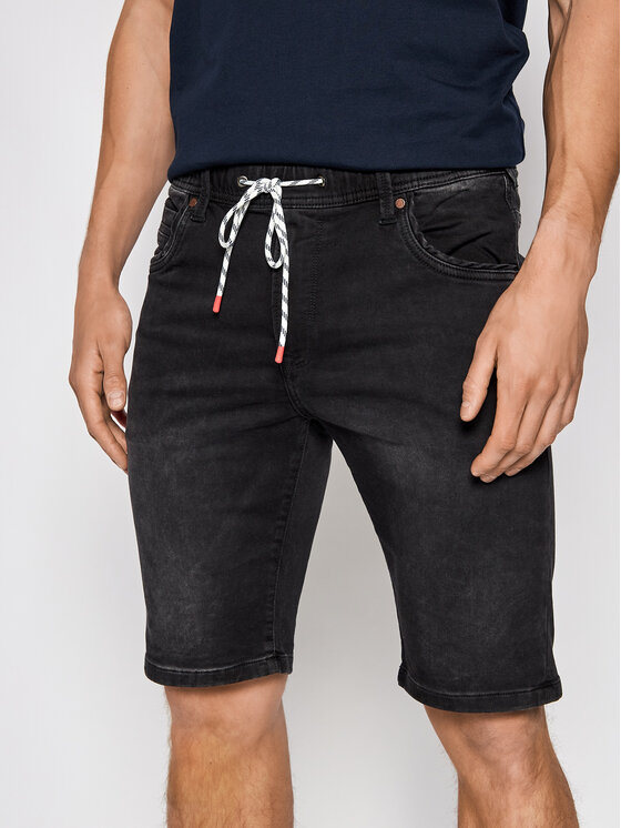 Pepe Jeans Pantaloncini di tessuto GYMDIGO Jagger PM800840 Nero Regular Fit  • Modivo.it
