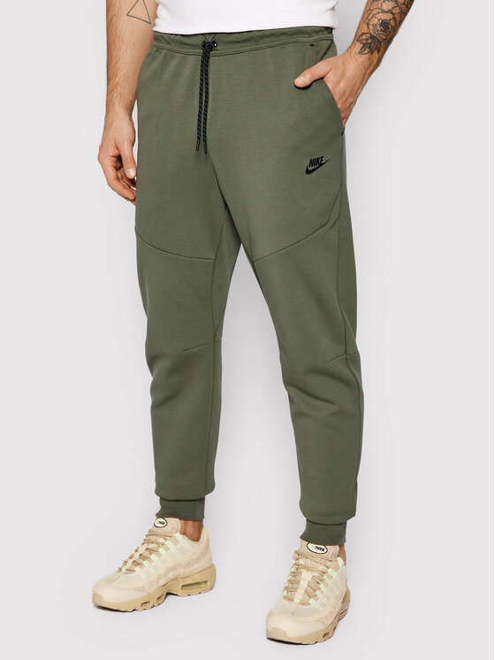 Nike Spodnie dresowe Nsw Tech Fleece CU4495 Zielony Slim Fit