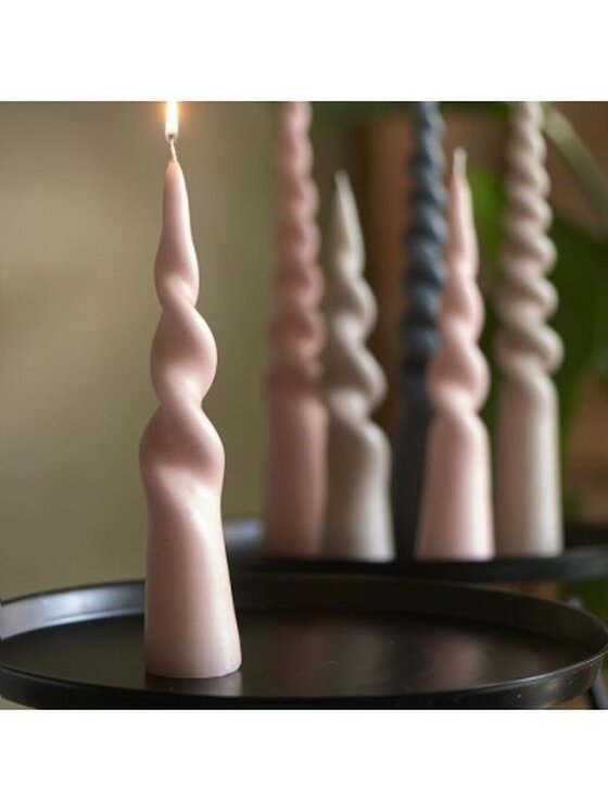Riviera Maison Riviera Maison Świeca Twisted Cone Różowy
