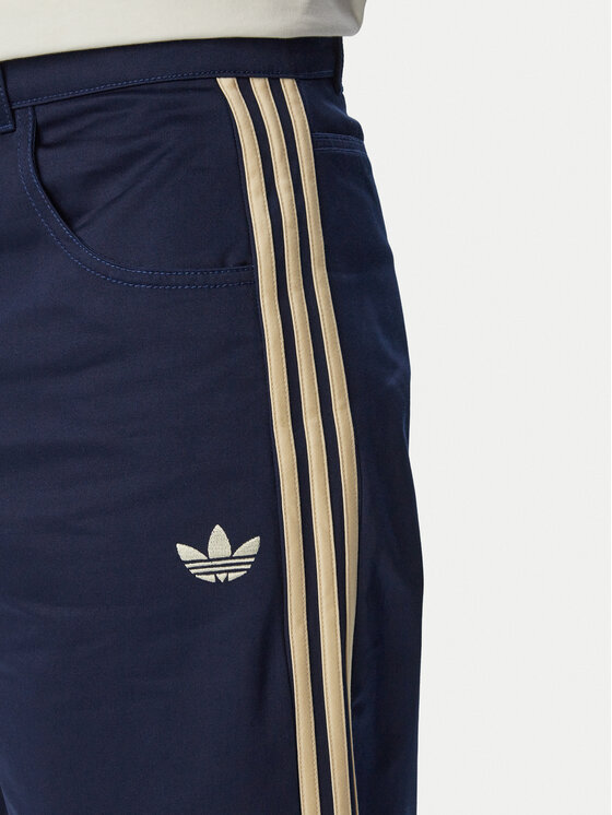 adidas adidas Pantaloncini di tessuto Firebrid Twill Jorts KR7234 Blu scuro Regular Fit