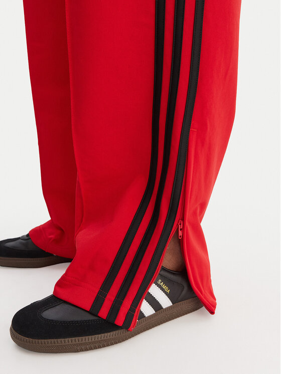 adidas adidas Spodnie dresowe Firebird Classic KD3648 Czerwony Regular Fit