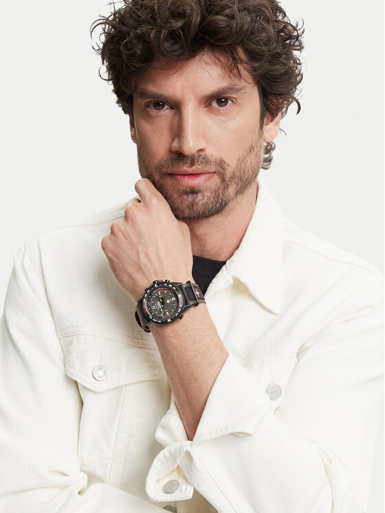 Timex Timex Годинник Expedition North TW2W91100 Сірий