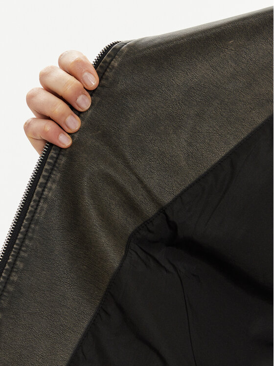 Gina Tricot Gina Tricot Bunda z imitácie kože 21998 Čierna Oversize