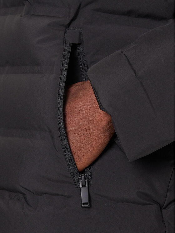 Calvin Klein Calvin Klein Kurtka puchowa LV04LD521G Czarny Regular Fit