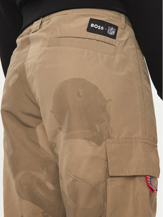 BOSS Boss Hlače iz tkanine Sapp NFL 50525922 Bež Relaxed Fit