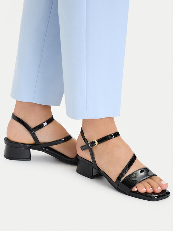 Clarks Sandale Serina35 Strap 26186117 Negru