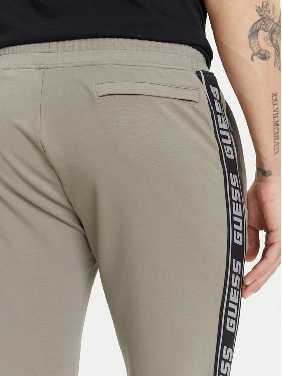 Guess Guess Teplákové kalhoty Z2YB19 K6ZS1 Khaki Regular Fit