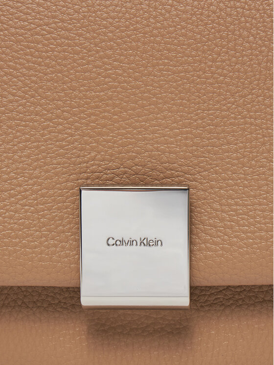 Calvin Klein Calvin Klein Ročna torba Ck Plaque Medium Shoulder Bag K60K612783 Rjava