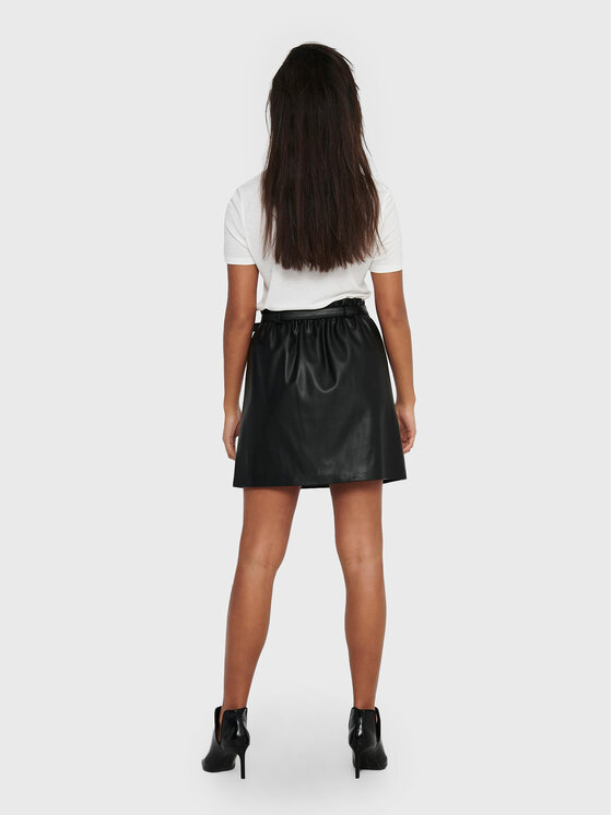 ONLY ONLY Fustă din imitație de piele Heidi 15229099 Negru Regular Fit