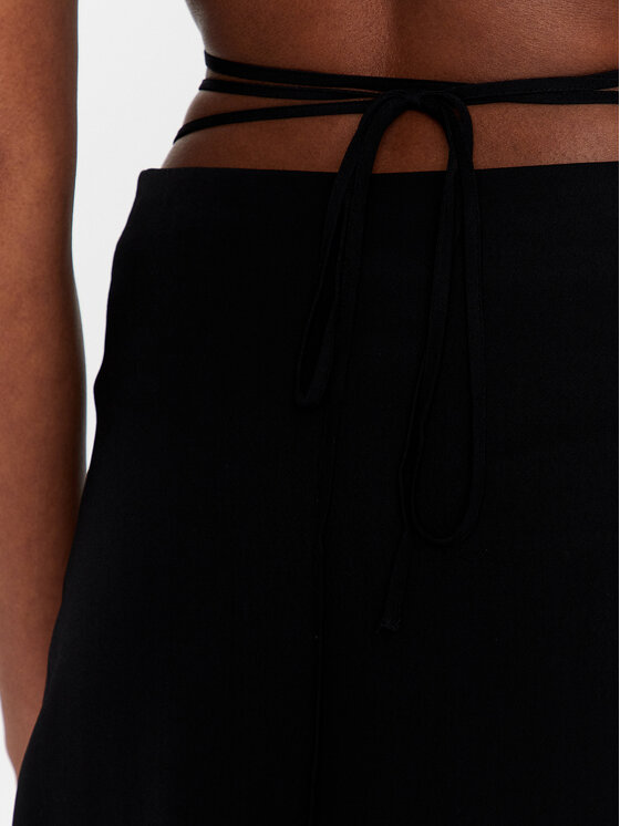 Calvin Klein Jeans Calvin Klein Jeans Mini suknja J20J220796 Crna Regular Fit