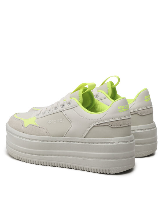 Dwa buty sportowe ustawione pod k?tem, widok z ty?u i boku.