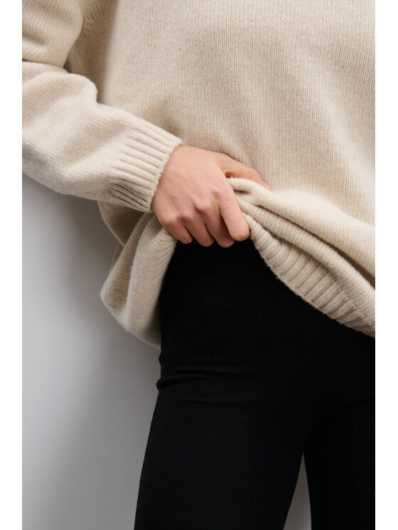 Fobya Fobya Sweter F2115 Beżowy Basic Fit