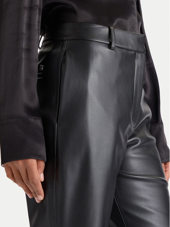 HUGO HUGO Műbőr nadrág Hamunelle-1 50546824 Fekete Flare Fit