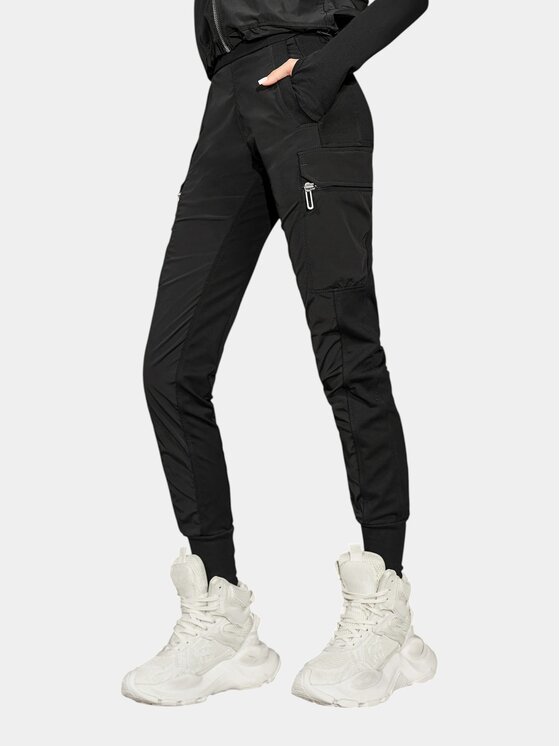 MADE BY SOCIETY MADE BY SOCIETY Spodnie materiałowe Heritage Pants - P27698 Czarny Basic Fit