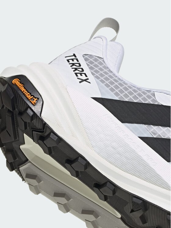 adidas adidas Trekkingi 168326 Biały