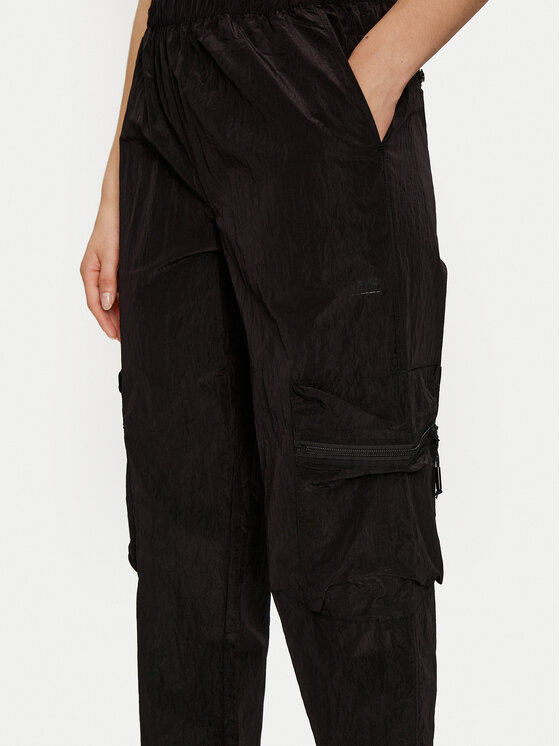 Rains Rains Szövet nadrág Kano Pants Regular 19200 Fekete Regular Fit