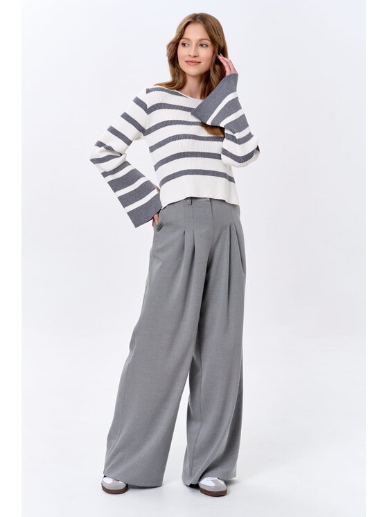 blue shadow blue shadow Sweter Taya Szary Regular Fit