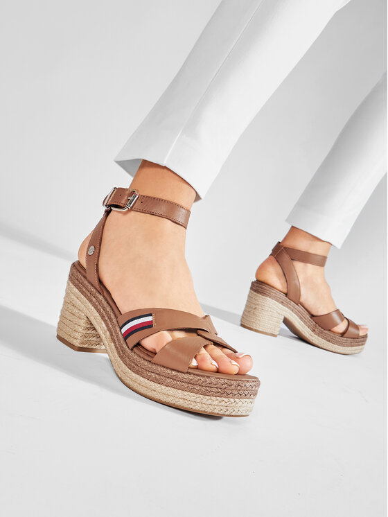 tommy hilfiger tan sandals