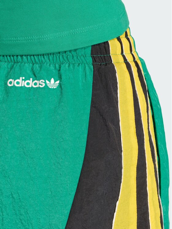 adidas adidas Szorty materiałowe 159070 Zielony Loose Fit