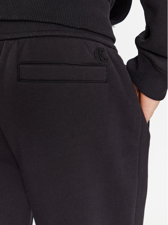 Calvin Klein Jeans Calvin Klein Jeans Spodnie dresowe J30J324053 Czarny Regular Fit