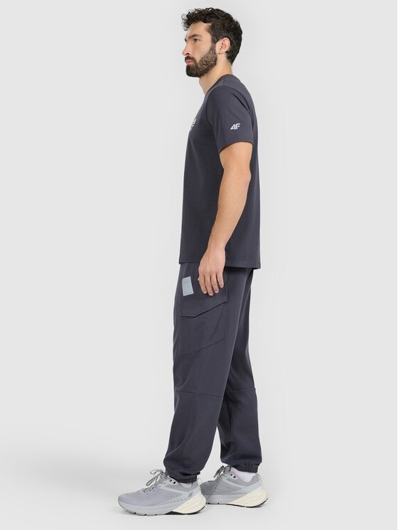 4F 4F Jogger nohavice 4FRAW25TTROM1694-22S Čierna Regular Fit