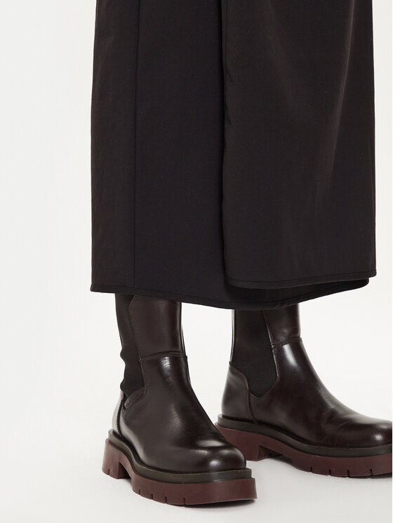 Gestuz Gestuz Midi krilo 10908273 Črna Regular Fit