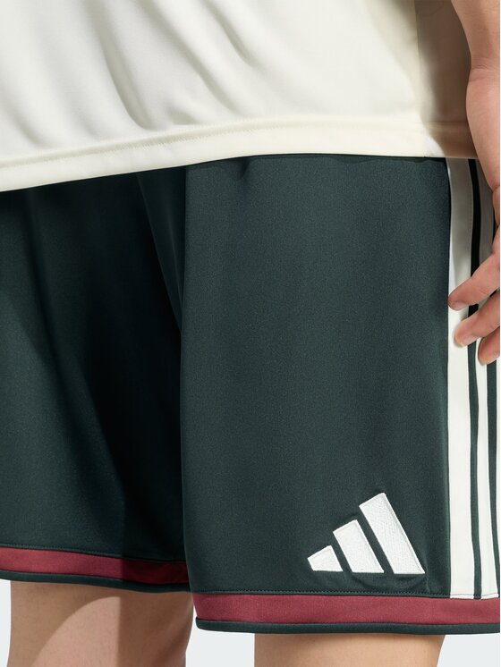 adidas adidas Szorty sportowe 172035 Zielony Regular Fit