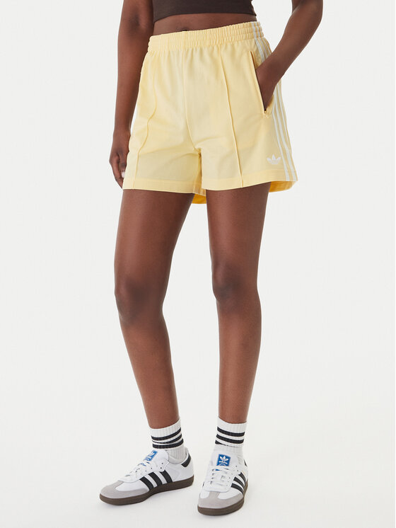 adidas Спортни шорти Firebird Classic KD3669 Жълт Regular Fit
