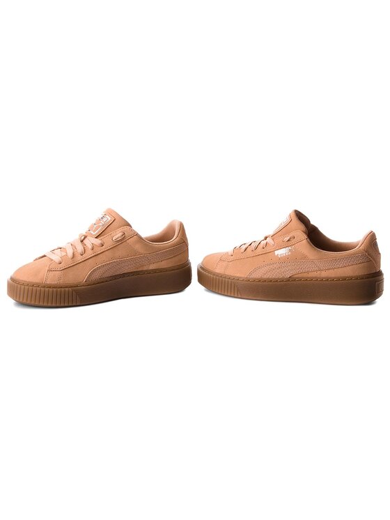 Puma store platform arancione