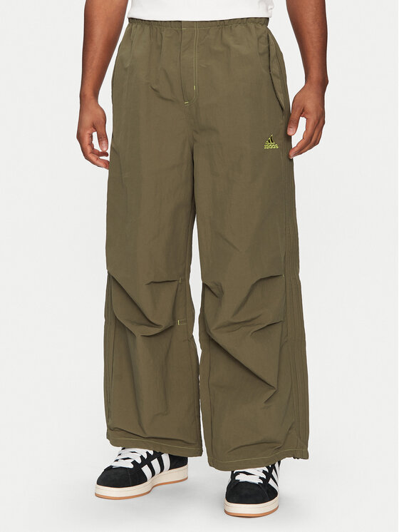 adidas adidas Spodnji del trenirke Parachute JD5416 Zelena Loose Fit