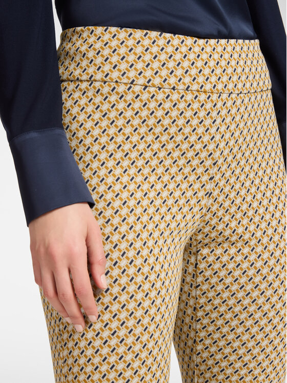 Elena Mirò Elena Mirò Pantaloni di tessuto P082Z000176N001 Crema Regular Fit