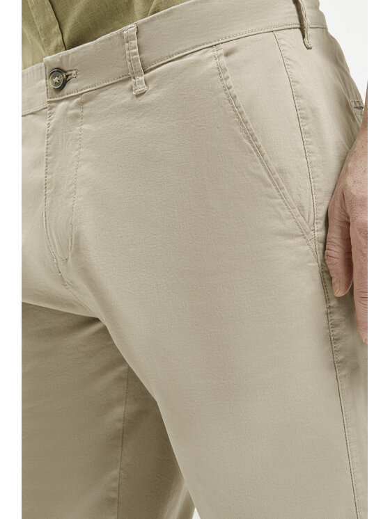 Cross Jeans Cross Jeans Szorty materiałowe A 565-280 Beżowy Chino Fit