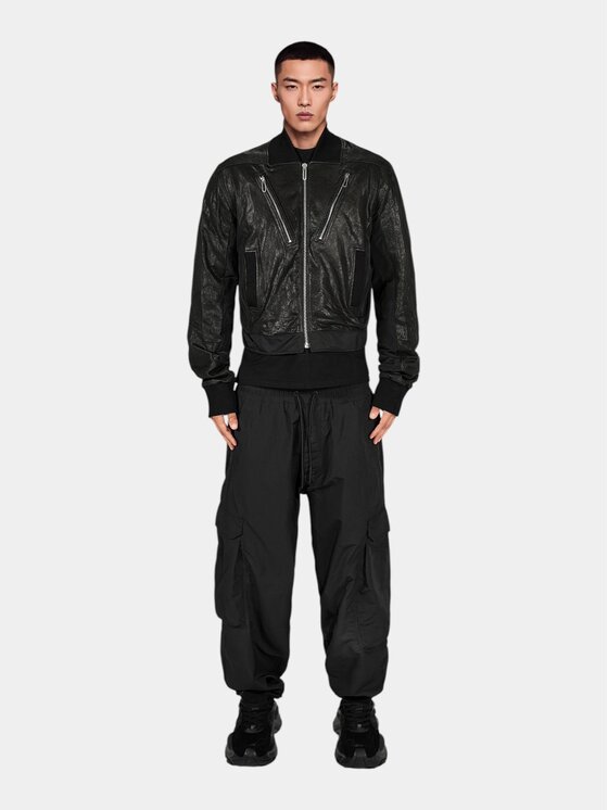 MADE BY SOCIETY MADE BY SOCIETY Spodnie materiałowe BURDEN Pants - P17811 Czarny Basic Fit