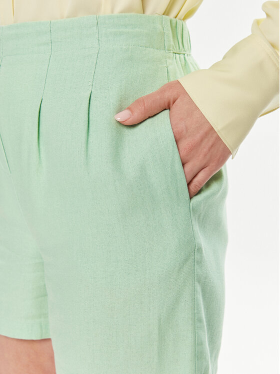 Vero Moda Vero Moda Szövet rövidnadrág Jesmilo 10279694 Zöld Regular Fit