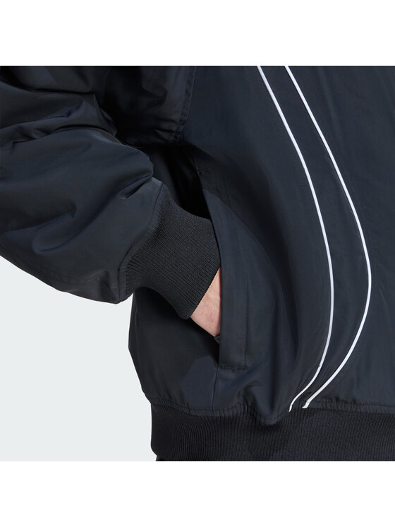 adidas adidas Яке бомбър adicolor Teamgeist KC8358 Черен Loose Fit