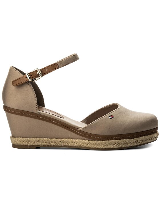 Tommy hilfiger iconic elba hot sale basic closed toe