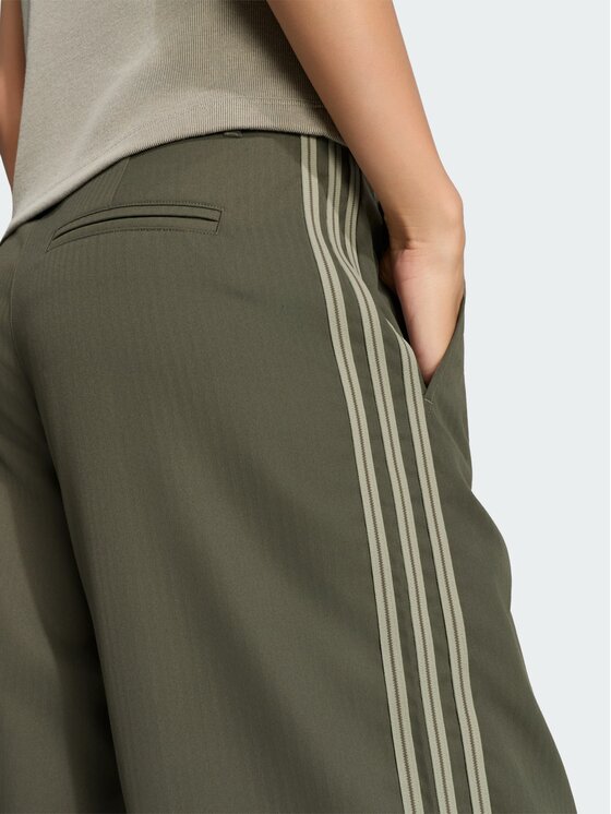 adidas adidas Spodnie dresowe 170183 Brązowy Loose Fit