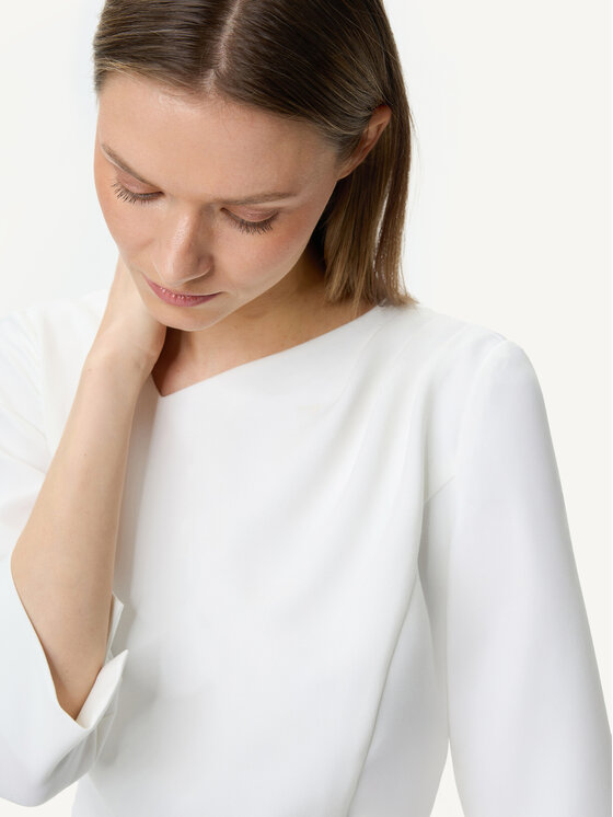KMX KMX Sukienka koktajlowa 924580009 Kremowy Fitted Fit