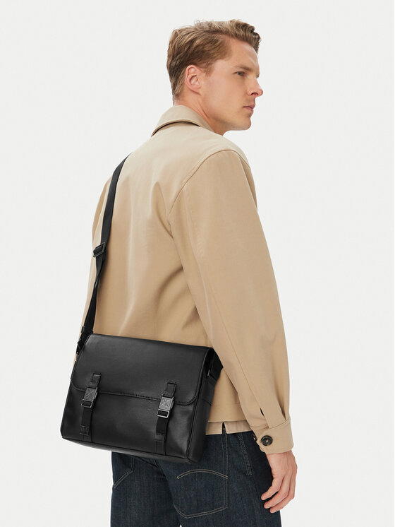 Calvin Klein Calvin Klein Saszetka Emblem Hw Flap Messenger LV04D3508G Czarny