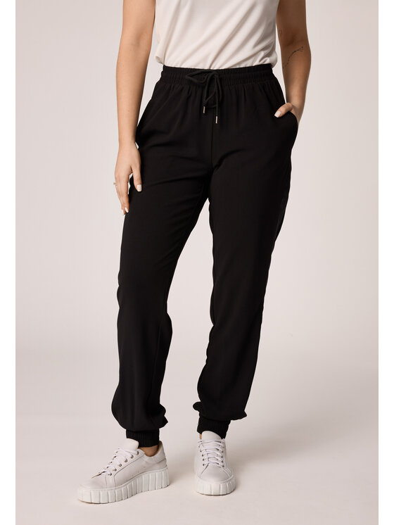 QUIOSQUE QUIOSQUE Joggers kalhoty Quiosque 3NU002299 Černá Regular Fit