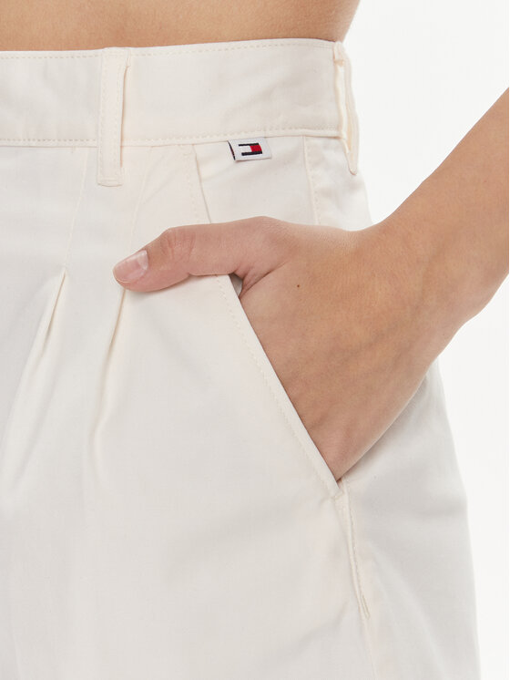 Tommy Jeans Tommy Jeans Pantaloncini di tessuto Claire DW0DW17775 Bianco Regular Fit